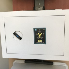 CASSAFORTE A MURO YALE ART. 394.25TW