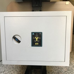 CASSAFORTE A MURO YALE ART. 395.25TW