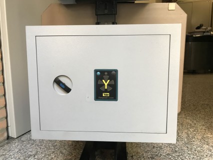 CASSAFORTE A MURO YALE ART. 395.25TW