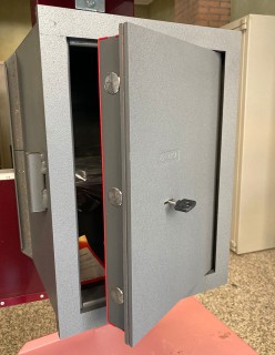 CASSAFORTE A MURO CISA ART. 82015-61