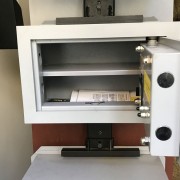 Cassaforte-a-muro-YALE-art.-392.20a